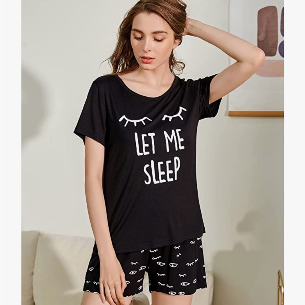 Shorts and short sleeve black graphic pajama set